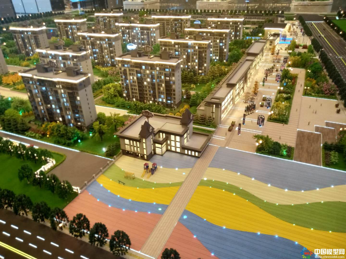 樓盤沙盤模型制作、別墅沙盤模型制作、城市規(guī)劃沙盤制作、建筑模型設(shè)計制作、工業(yè)模型設(shè)計制作、數(shù)字多媒體沙盤制作