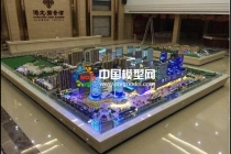 建筑模型是沙盤的一個部分，沙盤模型內(nèi)容更廣